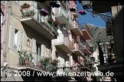 Italien - H&auml;userfront auf Sizilien / Taormina
